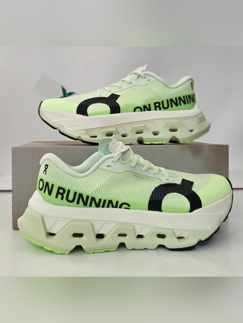 On Running Cloudmoster 3 Hyper Fluorescent Womens Running/ Everyday Shoes Size 8
